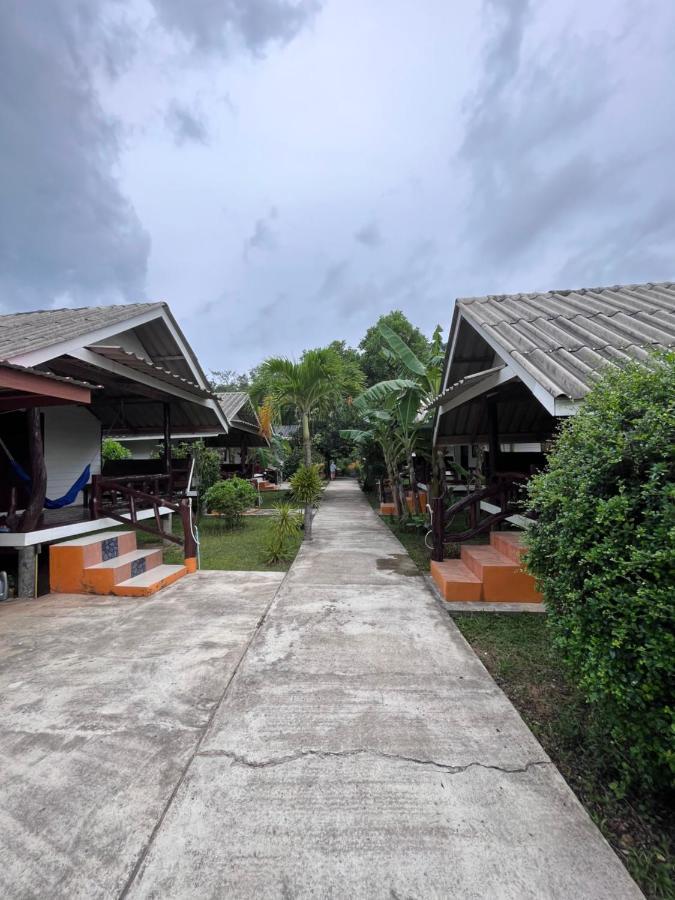 Pyramid Bungalow Ban Laem Sai Exterior photo
